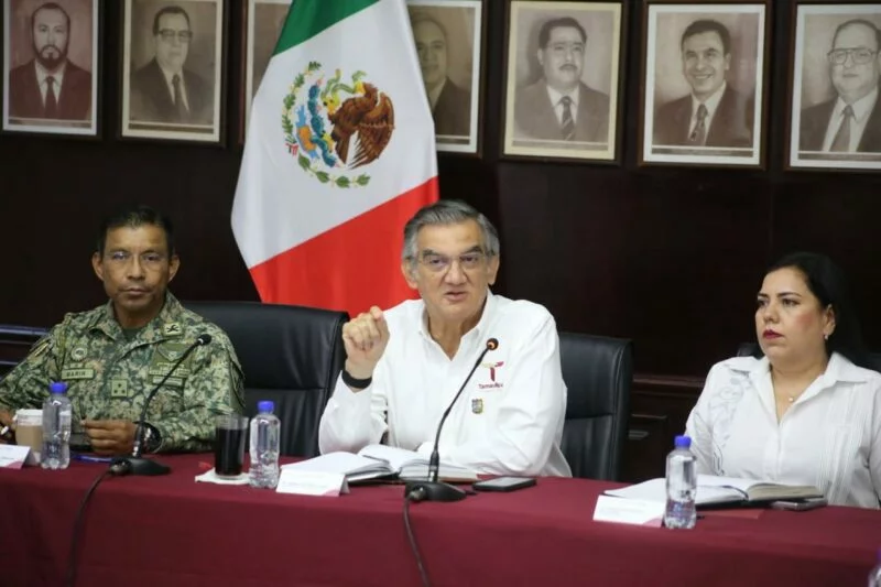 Llama Américo a redoblar esfuerzos en seguridad pública