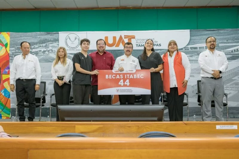 Entrega ITABEC becas “Futuro Tamaulipas Jóvenes de Nivel Superior”