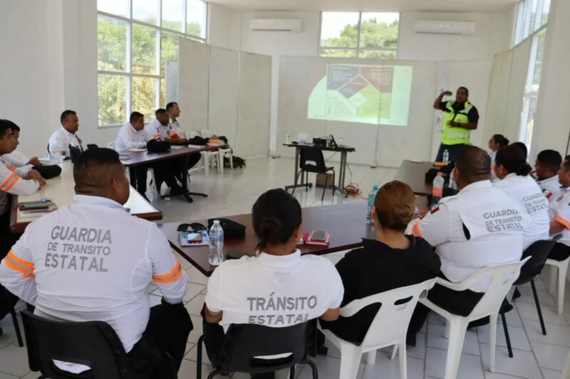 Recibe Tránsito Estatal  capacitación sobre el manejo de materiales peligrosos